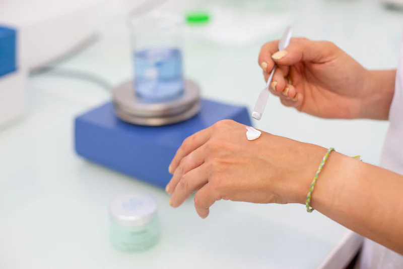 Pourquoi nous n'intégrons pas de filtres UV dans nos soins